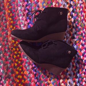 Dr. Scholl's Black Ankle Boots with Rounded Toe and Low Heel